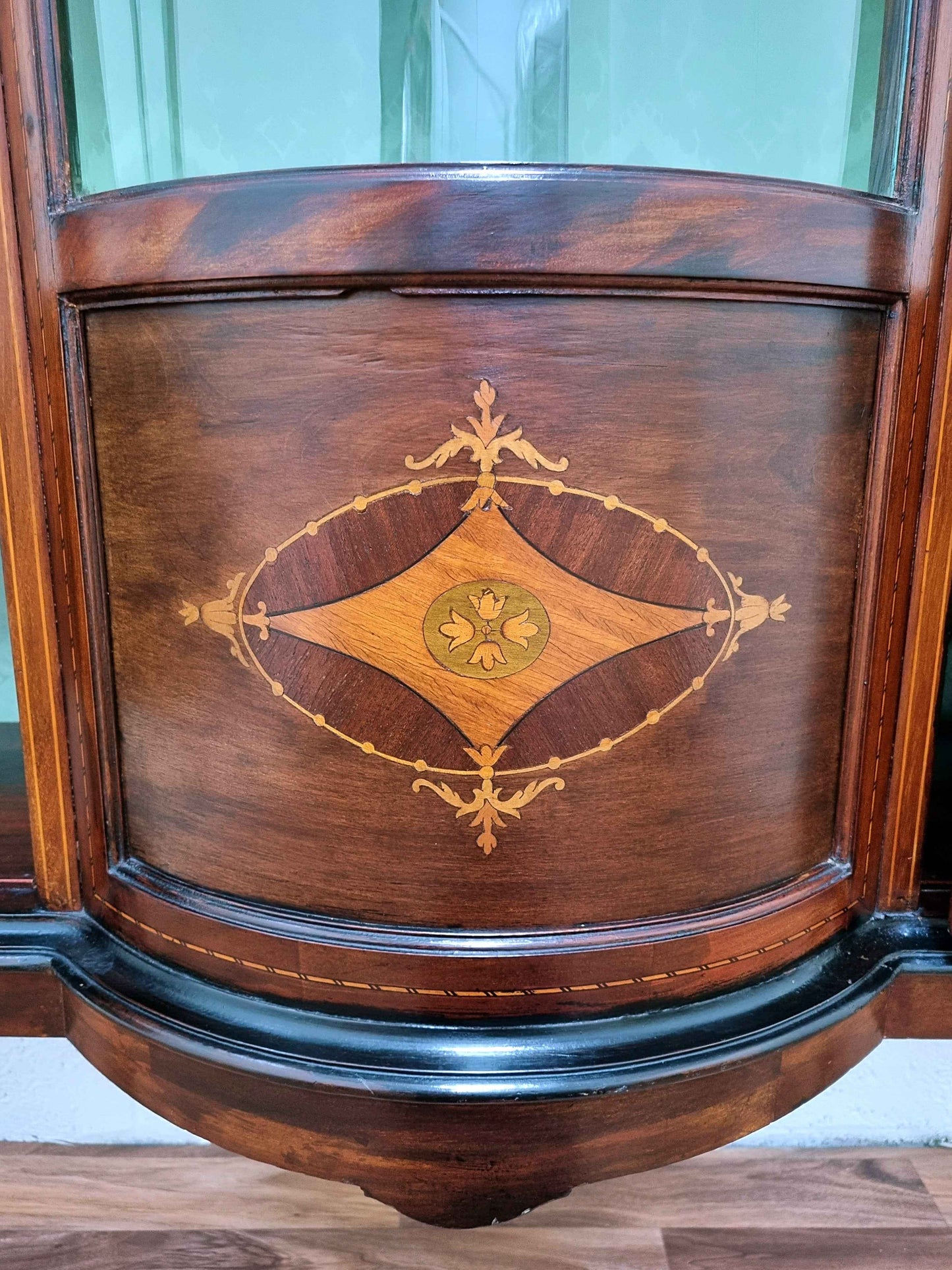 Antique Edwardian Mahogany Inlaid Display Glass Drinks Cabinet