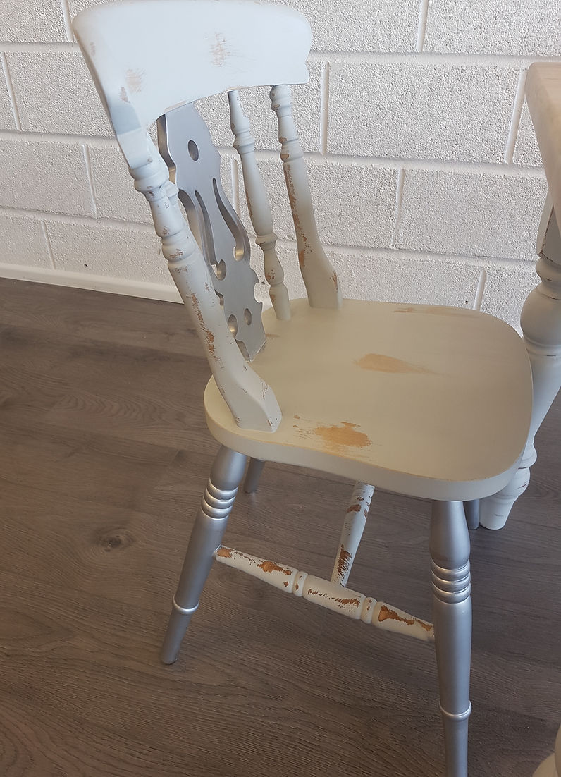 Kitchen Pine Table and Four Chairs - LRBinteriors