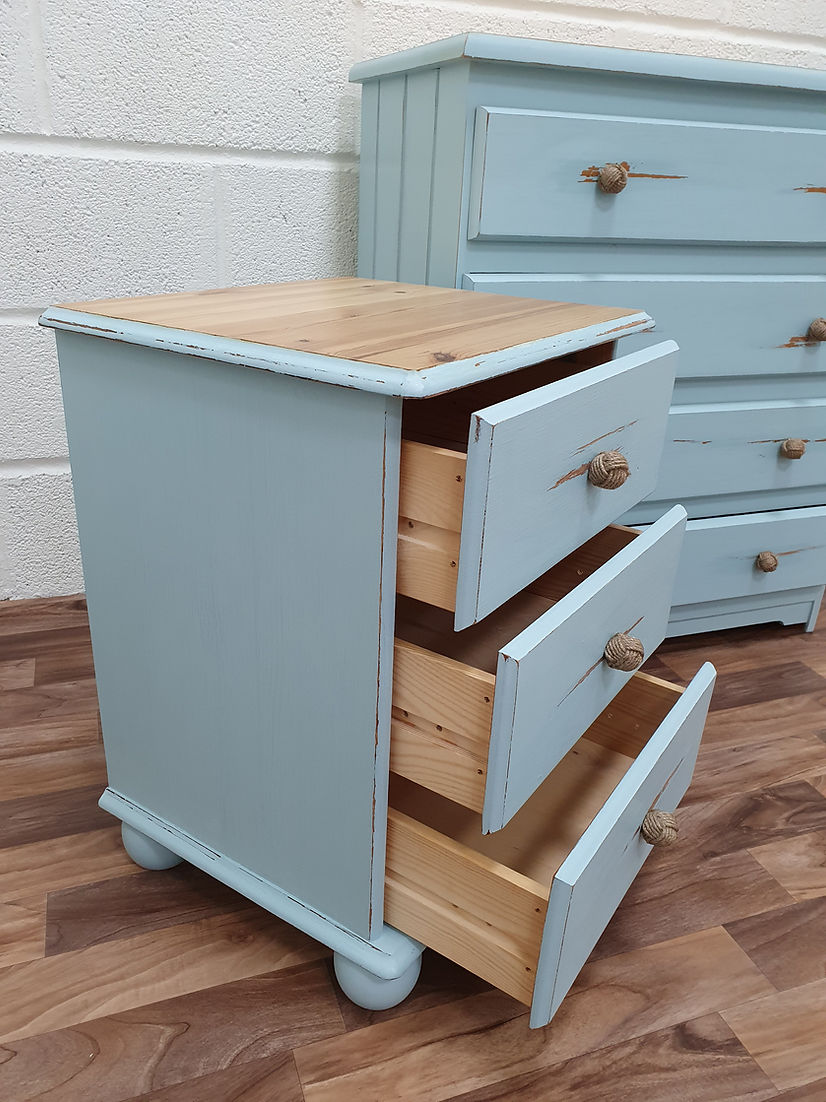 Chest of Drawers and Bedside Table Set Shabby Chic - LRBinteriors