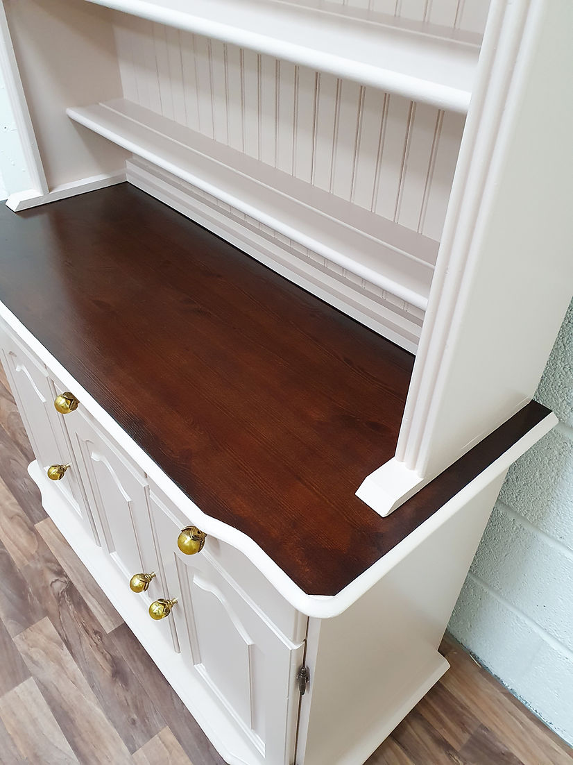 Welsh Farmhouse Dresser - LRBinteriors