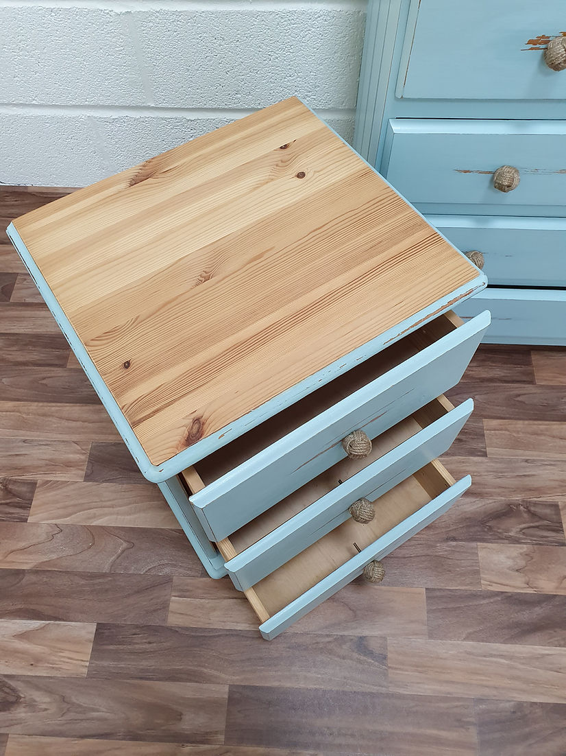 Chest of Drawers and Bedside Table Set Shabby Chic - LRBinteriors