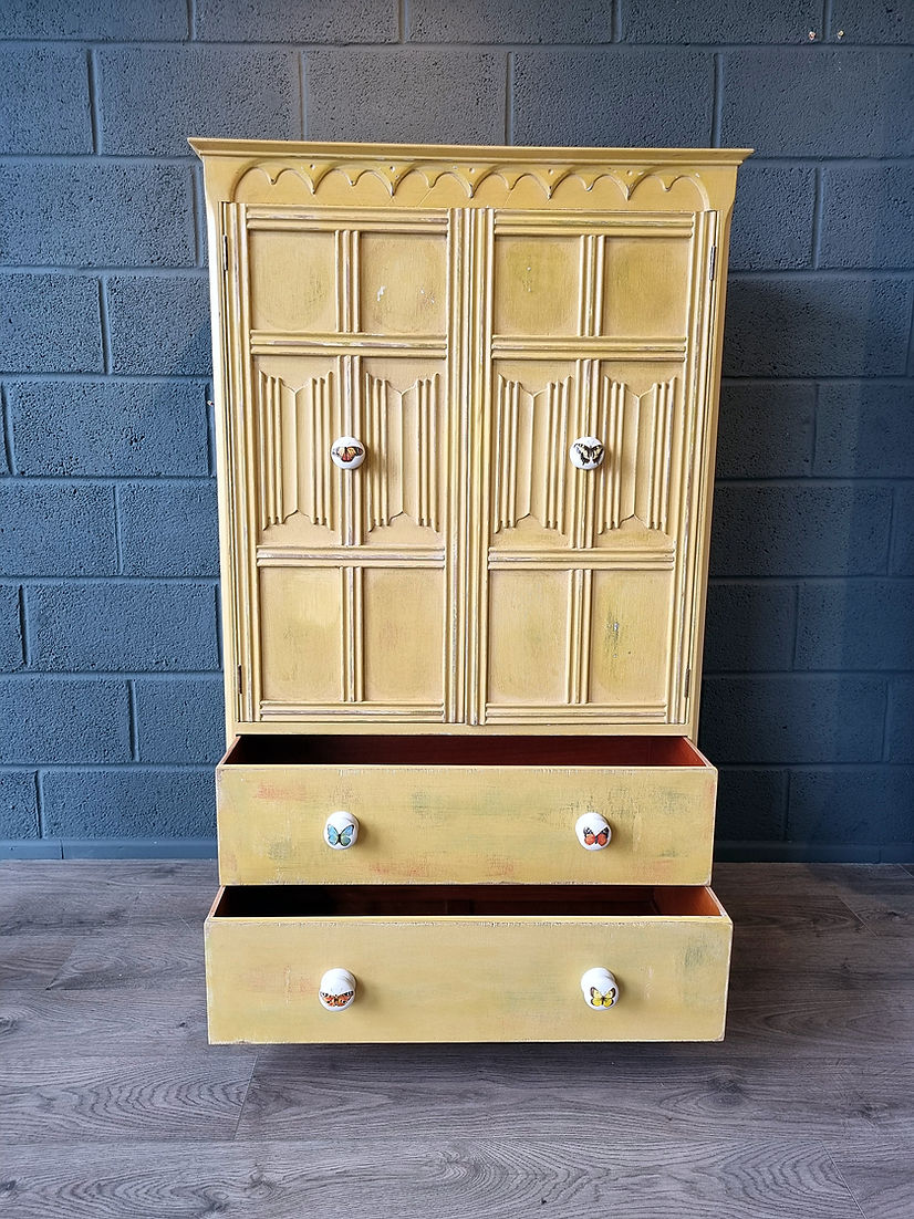 Vintage Yellow Housekeepers Cupboard Pantry Kitchen Dresser - LRBinteriors