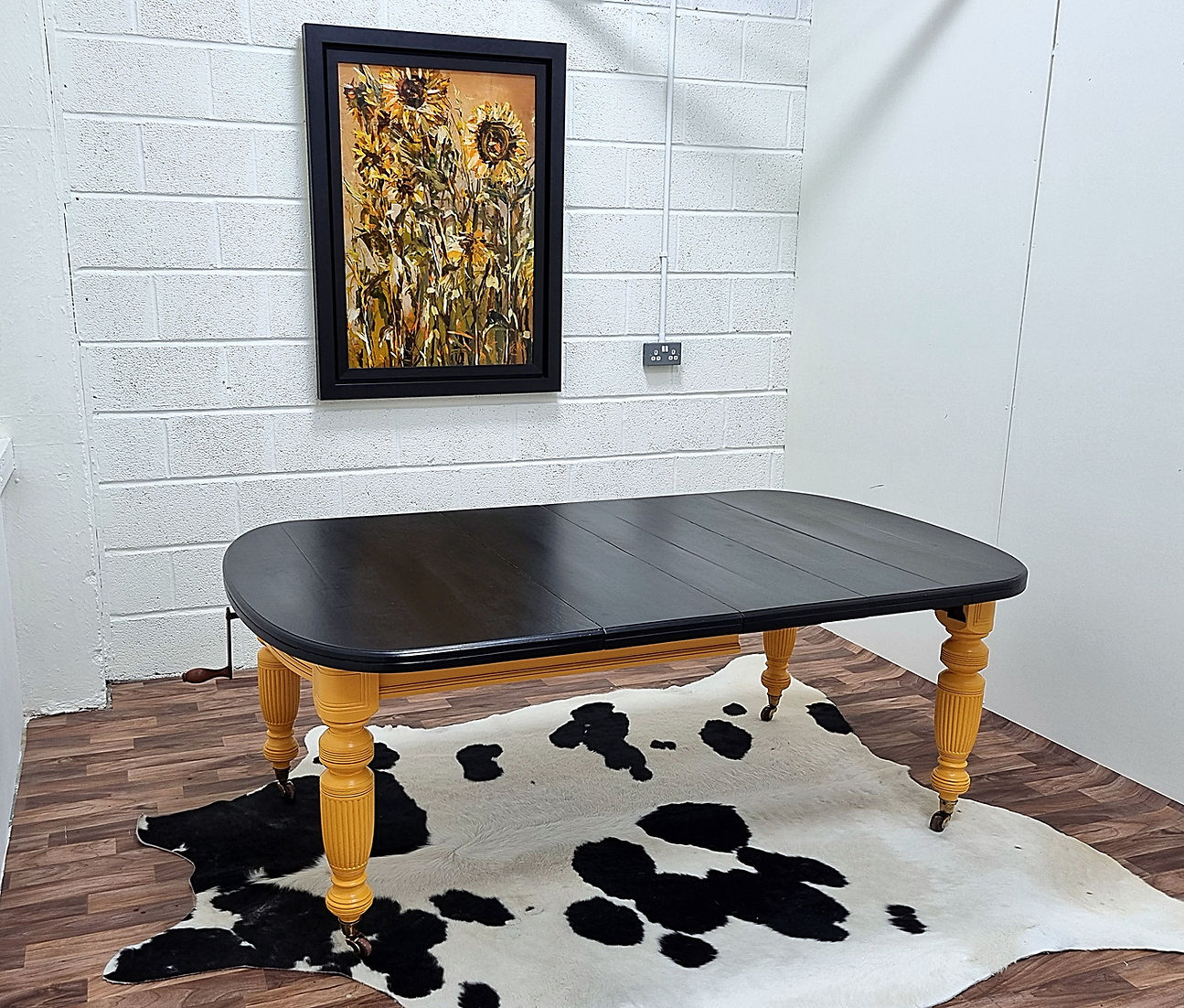 Joseph Fitter Extendable Crank Dining Table 4-6 Seater - LRBinteriors